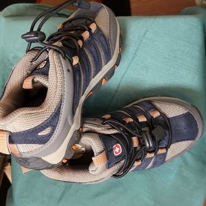 Boys Swiss Gear grey tennis shoes 12